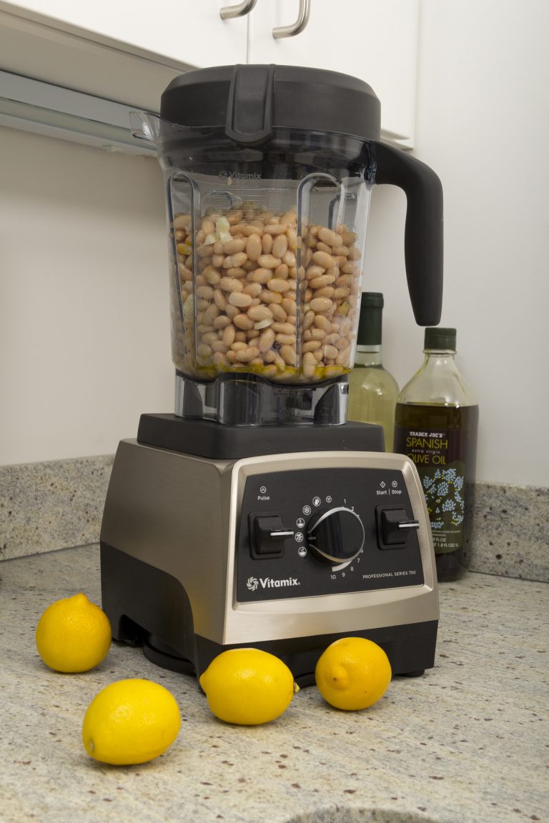 Ninja Blast Portable Blender Review (2026): The TikTok Smoothie Gadget That Works Best for Simple Blends