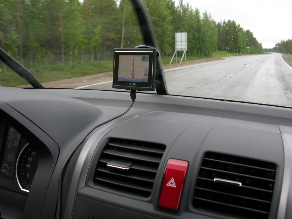 Dashboard-mounted car navigation device