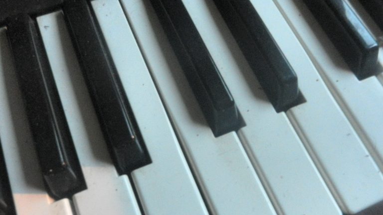 Keys on a keyring