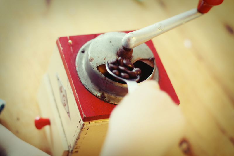 Manual coffee grinder